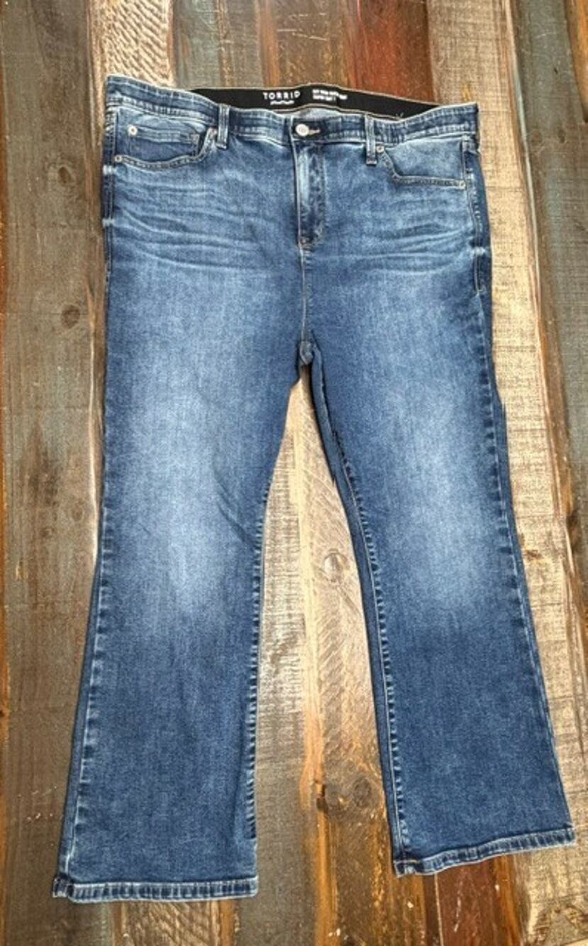 Torrid Sky High Kick Boot Jeans Women’s 18R Medium Wash Super Soft Stretch